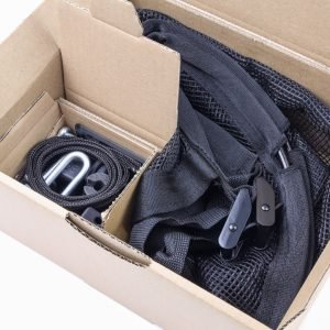 Overzicht van laadruimte met gemonteerd scheidingsnet achter de achterbank