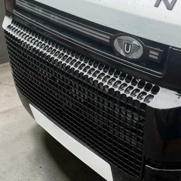 Home 12 Honeycomb grille DEFENDER 90 110 and 130 gloss black stijlvol gedistingeerde upgrade grille